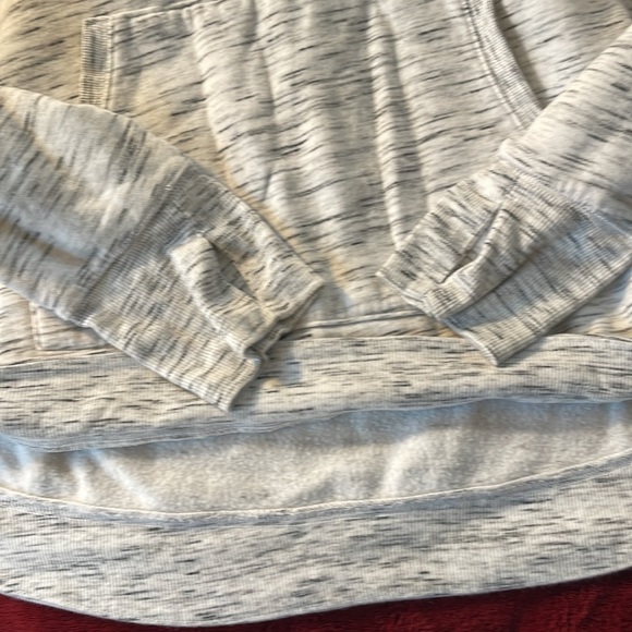 Tek Gear XXL Hoodie with the slits in the sleeves - Picture 3 of 3